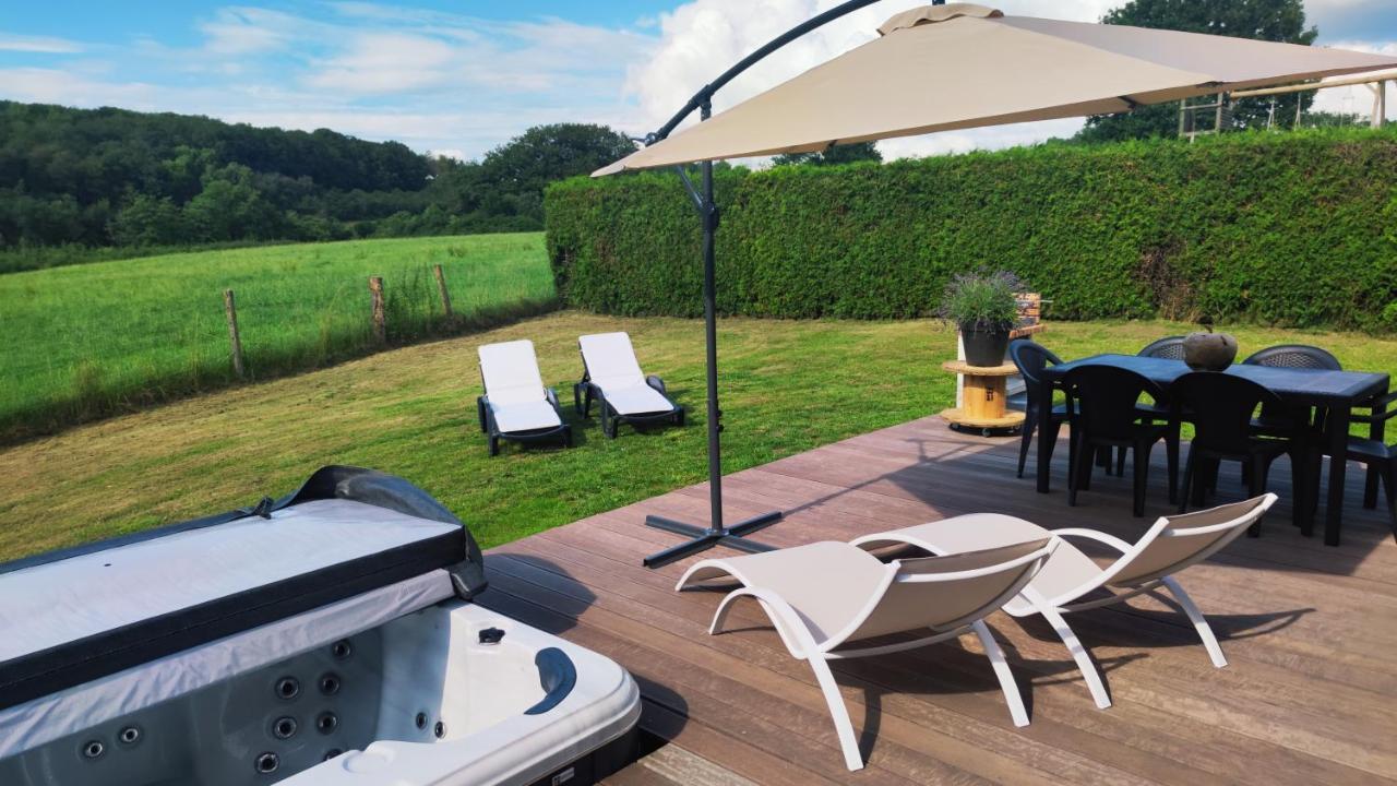 Villa Adurbuy Avec Jacuzzi Eksteriør billede